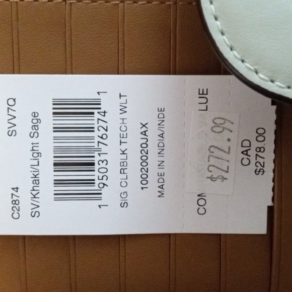 🔥NWT Coach Wallet - Picture 10 of 12